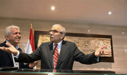 عن سحب السلاح.. مصادر تكشف "موقف سلام"