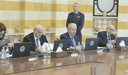 من دافع عن قانون "الفجوة المالية" ومن اعترض عليه خلال جلسة اليوم؟