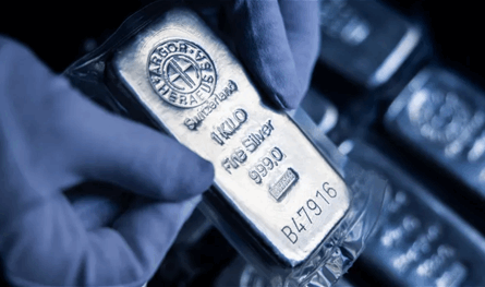 هل تتألق الفضة عام 2026 بعد أن عاشت "عصرها الذهبي"؟