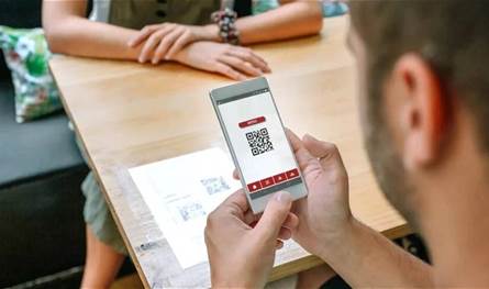 تحذير من خطر QR... مسح الرموز قد يسرق بياناتك!