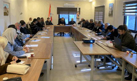 محافظ النبطية ترأست اجتماعًا موسعًا لوضع خطة استراتيجية ومتابعة آثار العدوان الإسرائيلي