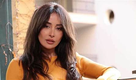 كندة حنا تتألق بأسلوب طبيعي في صورة حديثة