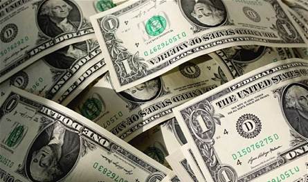 هبوط ثقة المستهلك الأميركي بسبب القلق من الوظائف والدخل