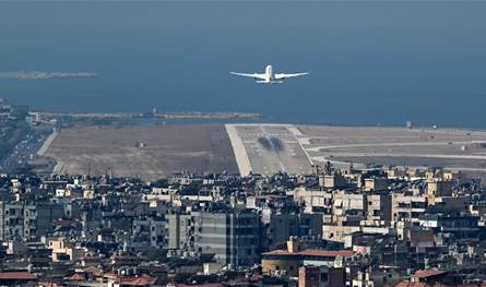 قامت بالدوران مرتين.. هذا ما حصل مع إحدى الطائرات قبل هبوطها في بيروت