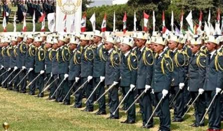 توقيع مراسيم ترقية ضباط إلى رتب أعلى