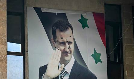 بعد عام على سقوطه… تحركات سرّية لقادة نظام الأسد لاستعادة نفوذهم