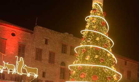 زحمة عيد الميلاد... لماذا ننتظر حتى "آخر لحظة" لإنهاء أمورنا؟