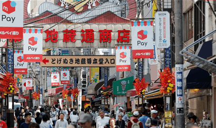 اليابان ترفع توقعات النمو وتراهن على تحفيز إنفاق الأسر