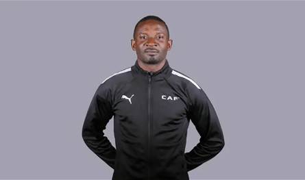 أصغر حكام البطولة يدير لقاء المغرب ومالي في "كأس أفريقيا 2025"