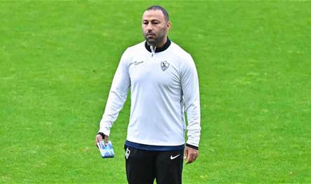 الزمالك يفكر في استبدال أحمد عبد الرؤوف بعد تراجع النتائج