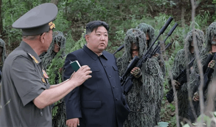 "لتعزيز قزة الردع".. زعيم كوريا الشمالية يأمر بزيادة إنتاج الصواريخ في عام 2026