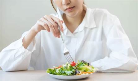 انقطاع "الدورة الشهرية" ليس سنّ يأس دائمًا… هذه أسبابه الخفية