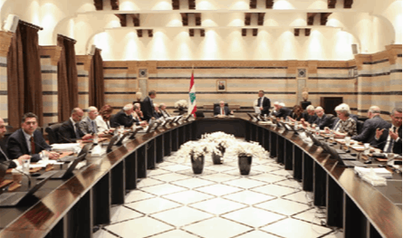 الحكومة لم تقنع ٩ وزراء... فكيف ستقنع المودعين؟