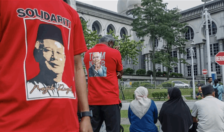 بتهم غسل الأموال واستغلال السلطة.. إدانة رئيس وزراء ماليزيا السابق