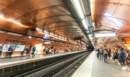 طعن 3 نساء في محطات مترو باريس والشرطة تفتح تحقيقاً عاجلاً