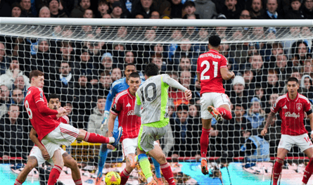 مانشستر سيتي يعتلي صدارة الدوري الإنكليزي