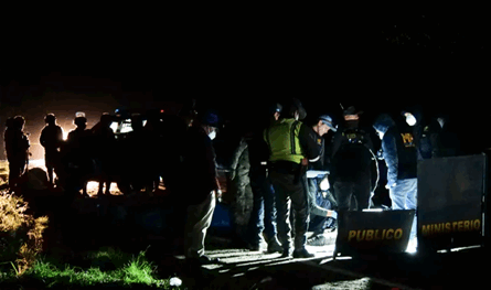 حادث مروّع.. حافلة سقطت في واد وعدد كبير من القتلى