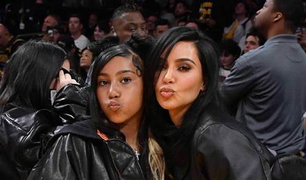 نورث ويست تتألق بأسنان مرصعة بالجواهر