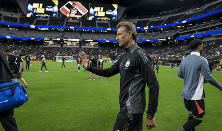 الاتحاد السعودي يحسم الجدل بشأن مستقبل رينارد مع "الأخضر"