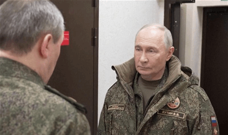 بوتين على الجبهة بالزي العسكري.. "رسالة حاسمة" إلى زيلينسكي (صورة)