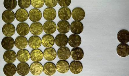 قبضة أمنية تُسقط شبكة آثار… عملات "ساسانية" نادرة في قبضة السلطات الإيرانية