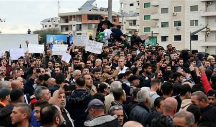 ساحل سوريا يشهد توتراً أمنياً.. قتلى وجرحى وسط إطلاق نار خلال التظاهرات