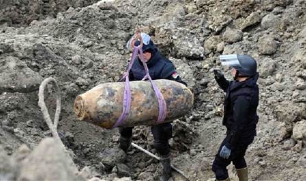 الشرطة الصربية ترفع قنبلة تاريخية من ورشة بناء