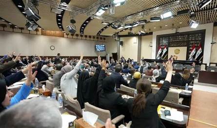 أنظار العراقيين نحو البرلمان.. هل تحل العقدة؟