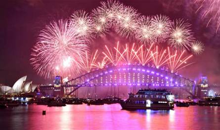 العد التنازلي لليلة رأس السنة بدأ.. كيف تحتفل الدول بالعام الجديد؟