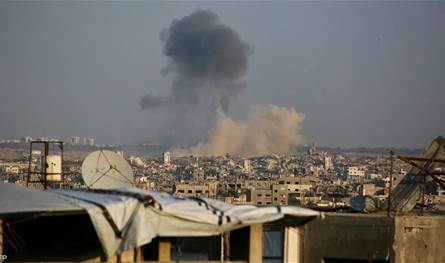اسرائيل تواصل غاراتها على قطاع غزة... قصف جوي ومدفعي
