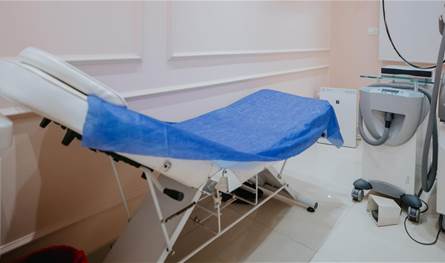 في العباسية.. ختم مركز تجميل بالشمع الأحمر بعد مخالفات طبية