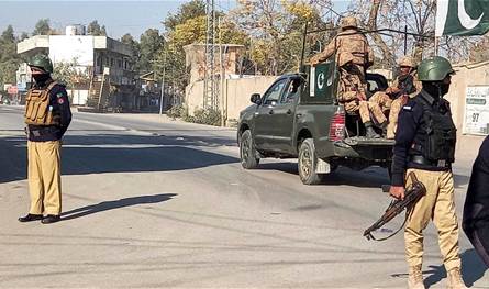 الشرطة الباكستانية تحتجز مراهقة كانت في طريقها لتنفيذ هجوم انتحاري