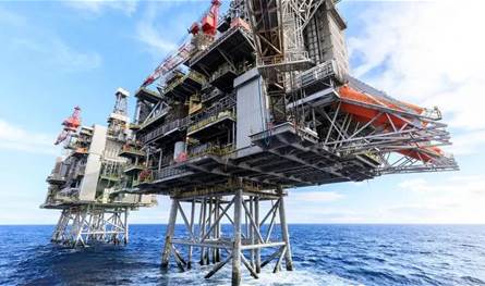  رغم مخاوف بشأن التوتر بين روسيا وأوكرانيا.. أسعار النفط تتراجع