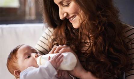 هل تنعكس طاقة الأم النفسية على سلوك طفلها؟