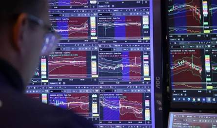 نهاية العام في آسيا... الأسهم تهبط والفضة والذهب ترتفعان