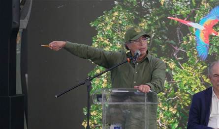 رئيس كولومبيا: واشنطن قصفت مصنعا للكوكايين داخل الأراضي الفنزويلية