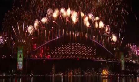 ثاني دولة في العالم... شاهدوا كيف استقبلت أستراليا العام الجديد (فيديو)