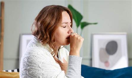 إليكم السبب الخفي وراء السعال المزمن بعد الأكل