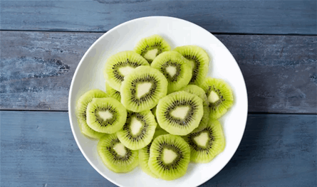 فواكه تُخفّف التقلّصات.. وصفة طبيعية لآلام الدورة