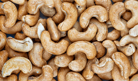 الكاجو النيء أم المحمّص.. أيهما أغنى بالحديد والسيلينيوم؟