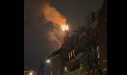 يعود تاريخ بنائها إلى عام 1872.. حريق يدمر كنيسة عمرها 150 عاما في هولندا (فيديو)