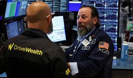 "وول ستريت" تنهي 2025 بمكاسب سنوية كبيرة