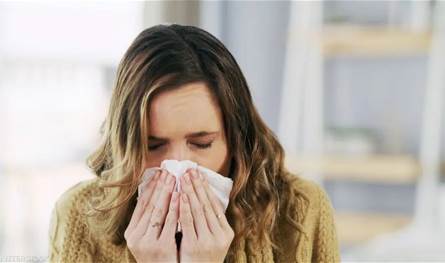 مع انتشاره في فصل الشتاء.. أطعمة طبيعية تهدئ الزكام دون أدوية