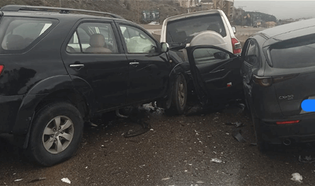 بالصور.. حادث سير بين أكثر من سيارة في صوفر