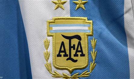 فيلا غامضة وسيارات فاخرة.. تحقيقات تلاحق رئيس اتحاد الكرة الأرجنتيني