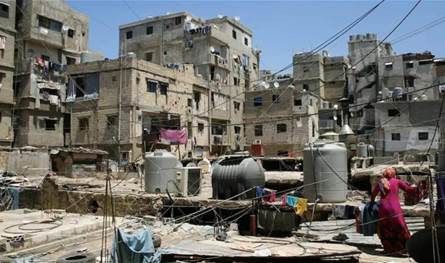 إطلاق نار وإلقاء قنبلة يدوية.. إشكال داخل مخيم برج البراجنة (فيديو)