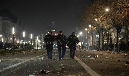 ألمانيا ليلة رأس السنة… اعتقال 430 شخصاً وإصابة 35 شرطياً خلال اشتباكات وأعمال عنف