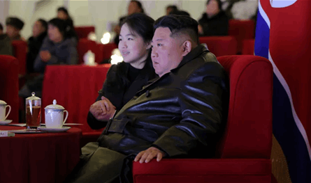 لأول مرة.. ابنة كيم جونغ أون تزور ضريح جدها