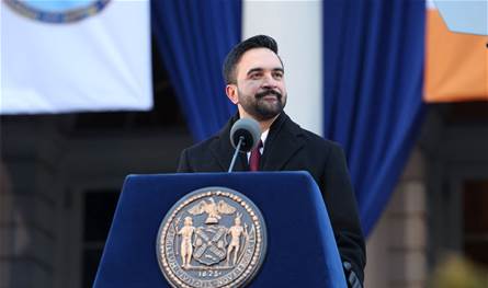 من أول توقيع… عمدة نيويورك الجديد يعيد رسم سياسات المدينة