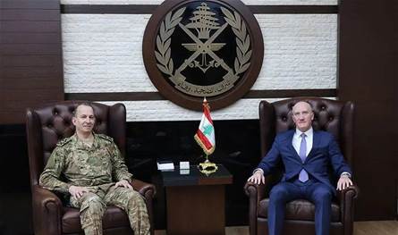 عيكل يبحث الملفات المحلية مع التوم وشؤوناً ديبلوماسية مع السفير عيسى